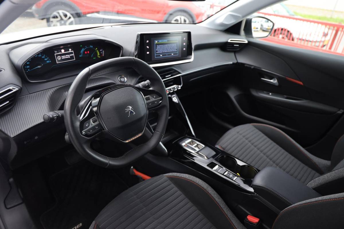 Peugeot e-208 Peugeot e-208 EV Active Pack 50 kWh|3 Fase|SOH 93%!|Carplay|Full LED|Clima|Cruise