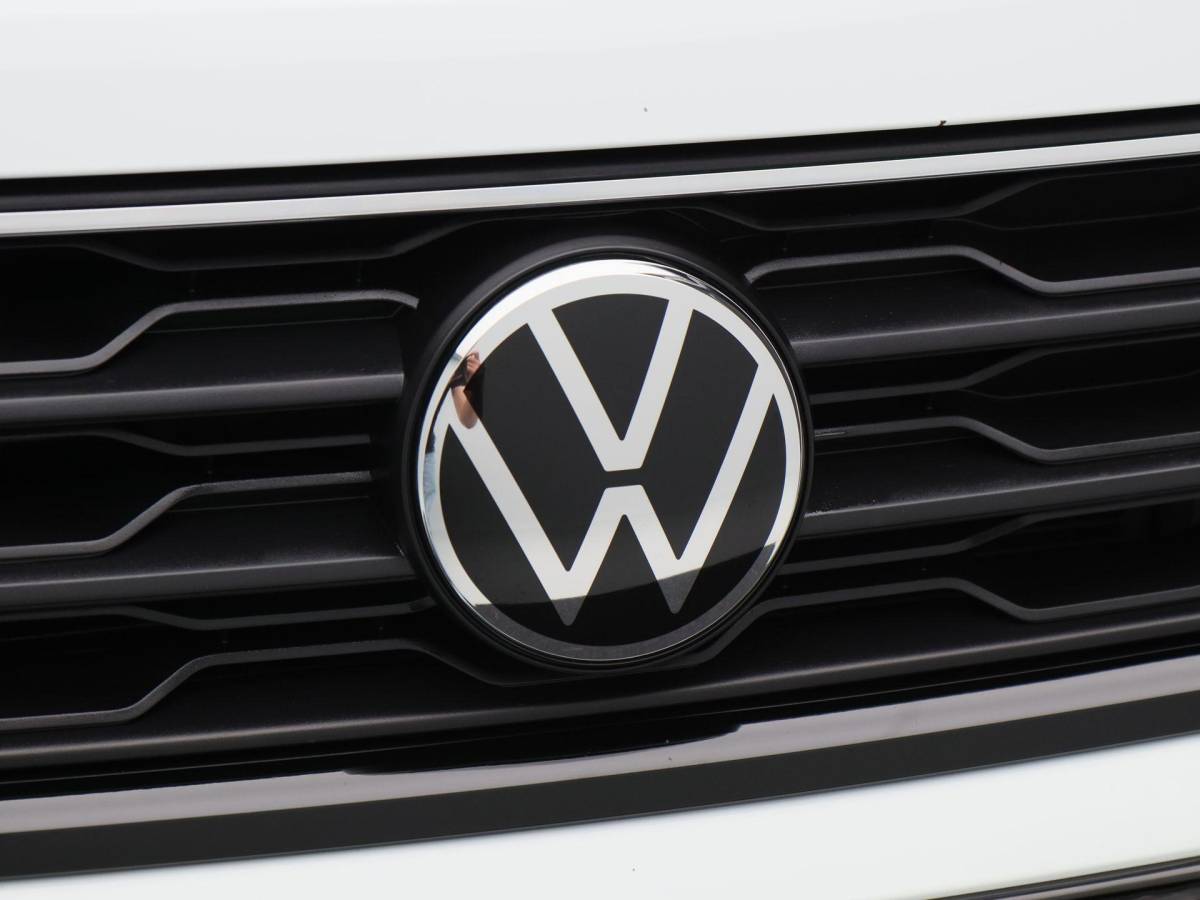 Volkswagen T-Roc Volkswagen T-Roc Cabrio 1.5 TSi 150 Pk Automaat R-Line | Adaptive Cruise Control | Full LED | Black Style | Stoelverwarming | 18 Inch