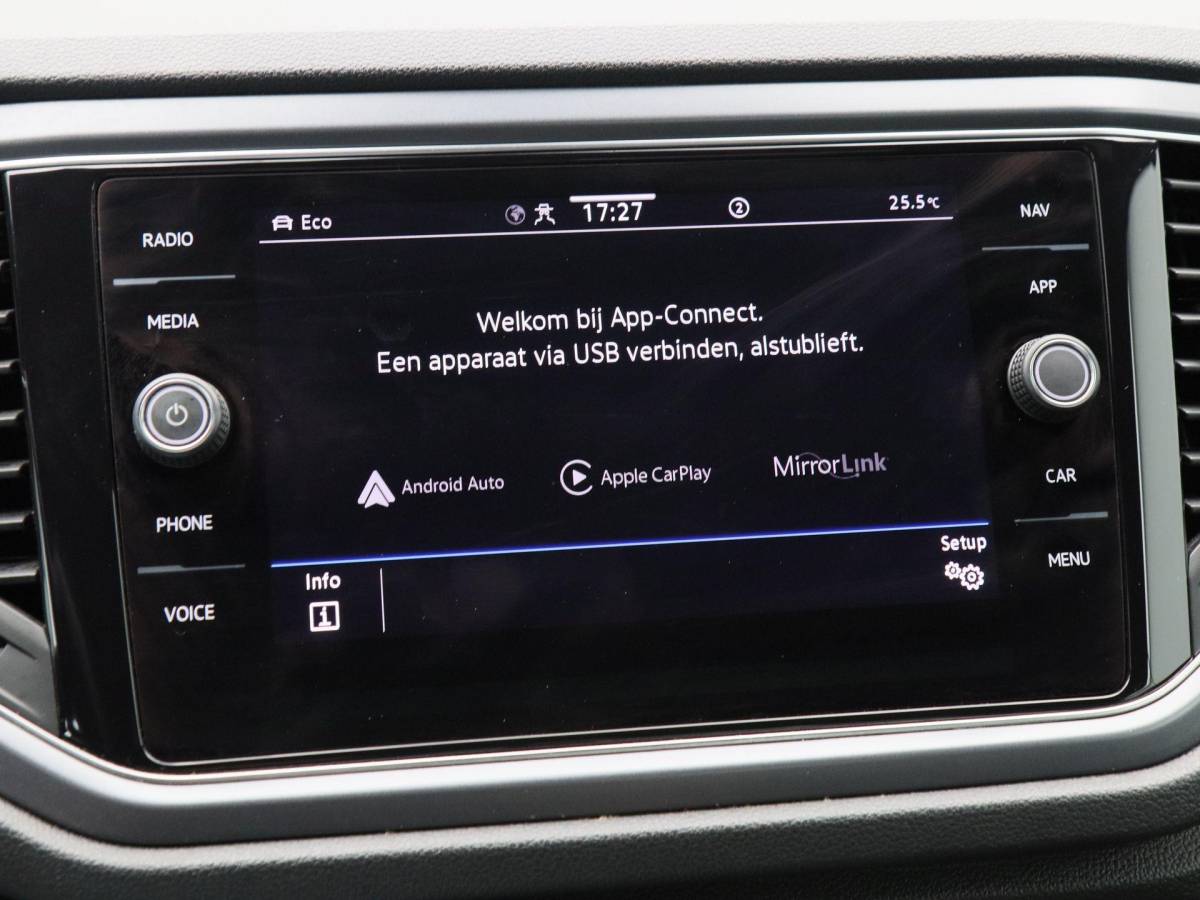 Volkswagen T-Roc Volkswagen T-Roc Cabrio 1.5 TSi 150 Pk Automaat R-Line | Adaptive Cruise Control | Full LED | Black Style | Stoelverwarming | 18 Inch