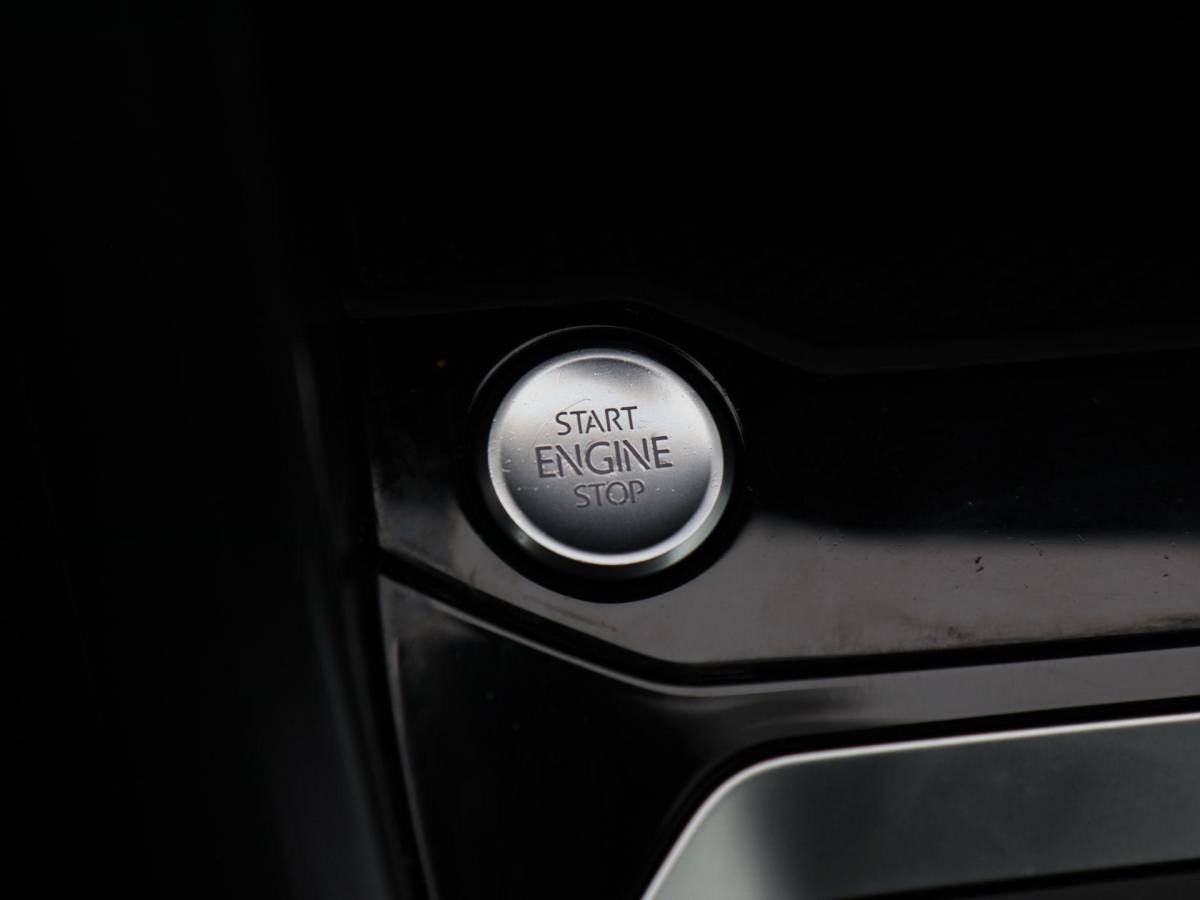Volkswagen T-Roc Volkswagen T-Roc Cabrio 1.5 TSi 150 Pk Automaat R-Line | Adaptive Cruise Control | Full LED | Black Style | Stoelverwarming | 18 Inch