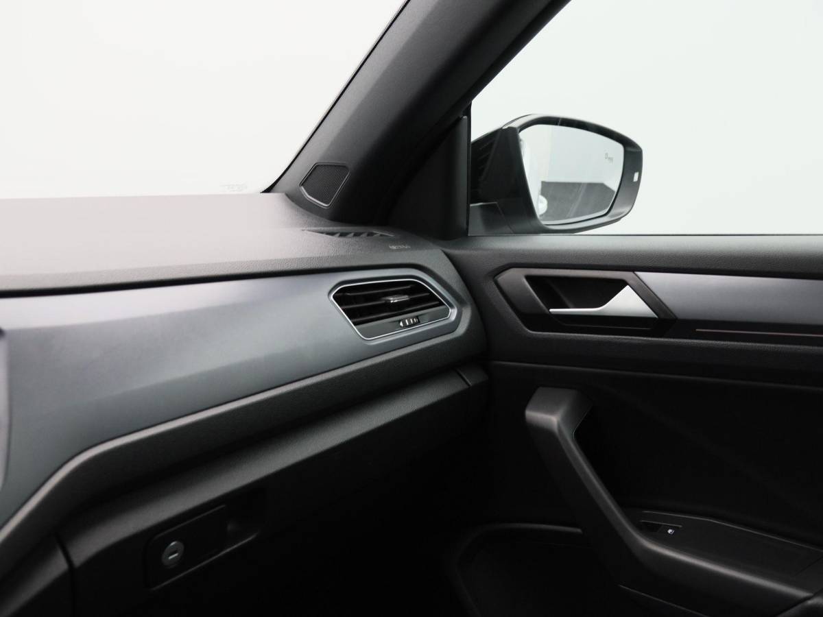 Volkswagen T-Roc Volkswagen T-Roc Cabrio 1.5 TSi 150 Pk Automaat R-Line | Adaptive Cruise Control | Full LED | Black Style | Stoelverwarming | 18 Inch