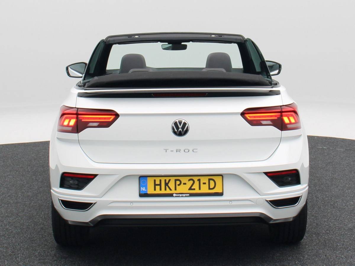 Volkswagen T-Roc Volkswagen T-Roc Cabrio 1.5 TSi 150 Pk Automaat R-Line | Adaptive Cruise Control | Full LED | Black Style | Stoelverwarming | 18 Inch
