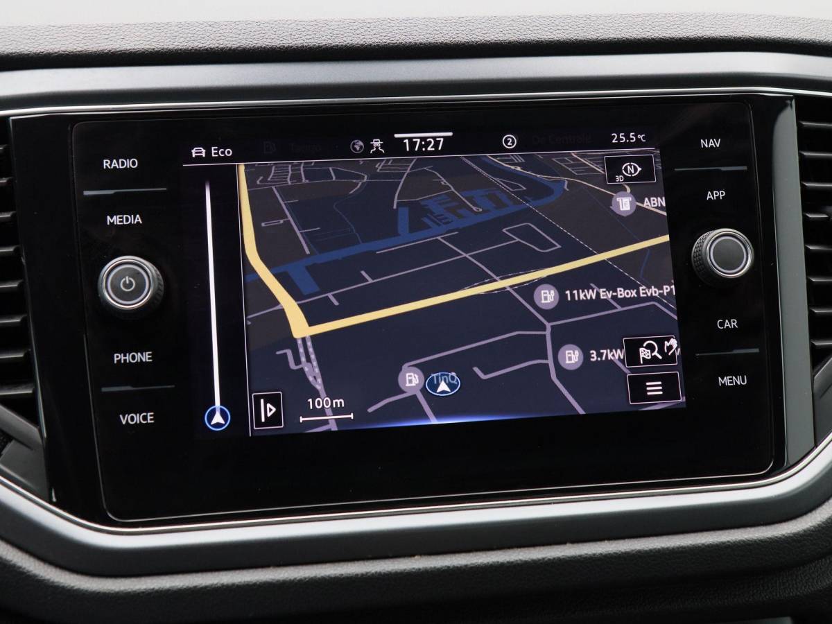 Volkswagen T-Roc Volkswagen T-Roc Cabrio 1.5 TSi 150 Pk Automaat R-Line | Adaptive Cruise Control | Full LED | Black Style | Stoelverwarming | 18 Inch