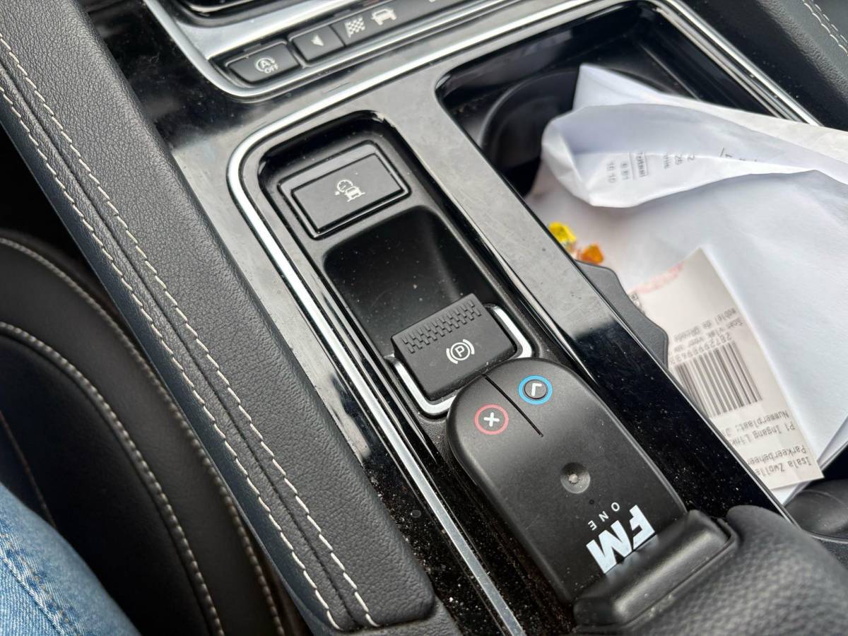 Jaguar F-PACE Jaguar F-PACE 2.0t AWD Prestige | Panoramadak | Meridian Audio |