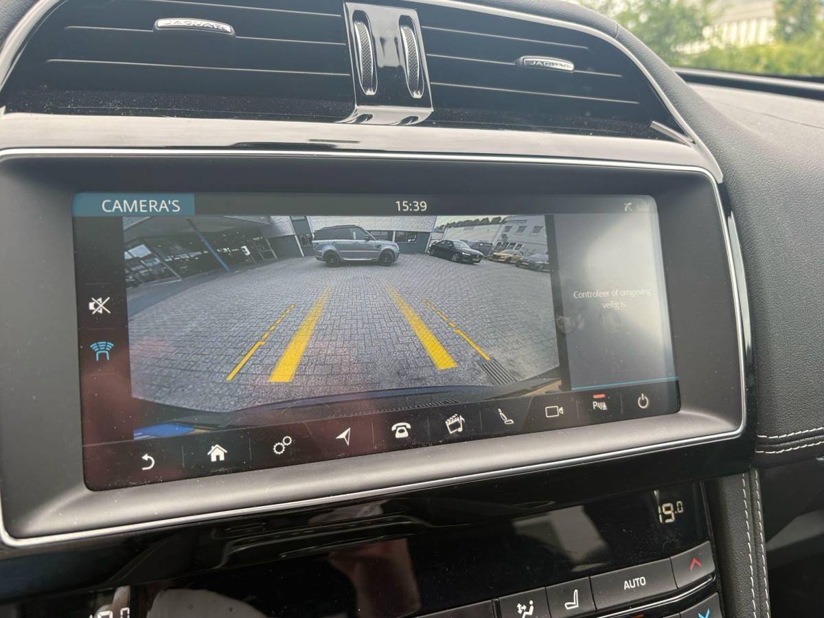 Jaguar F-PACE Jaguar F-PACE 2.0t AWD Prestige | Panoramadak | Meridian Audio |