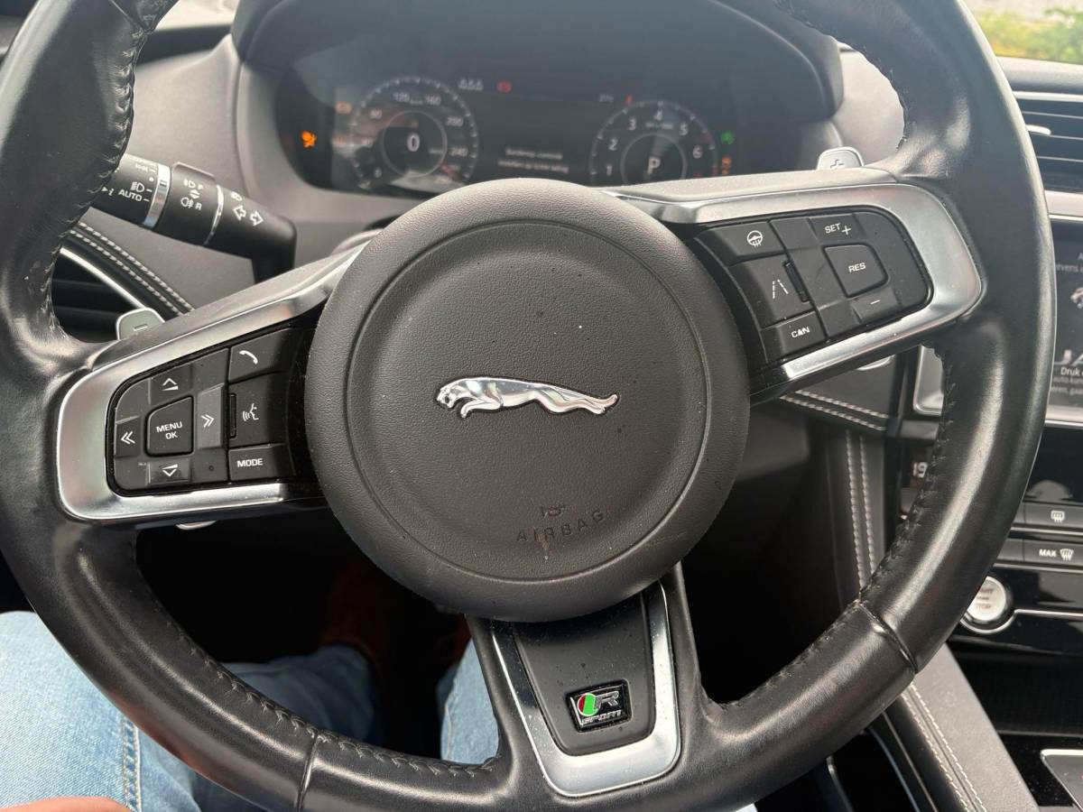 Jaguar F-PACE Jaguar F-PACE 2.0t AWD Prestige | Panoramadak | Meridian Audio |