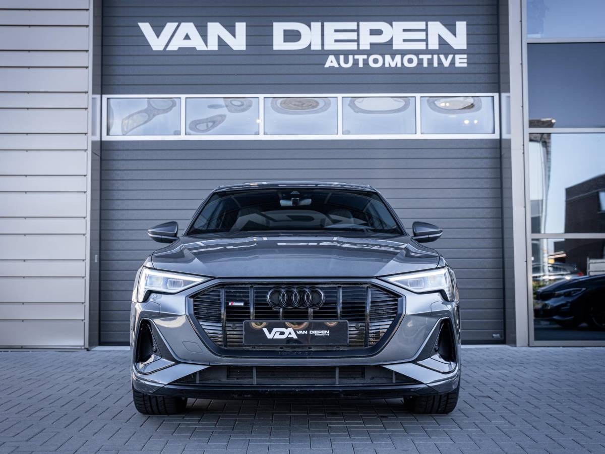 Audi e-tron Audi e-tron Sportback 55 quattro S edition 95 kWh Pano | Valcona | 21” | Luchtvering | Trekhaak | BTW