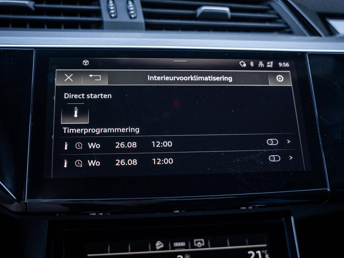Audi e-tron Audi e-tron Sportback 55 quattro S edition 95 kWh Pano | Valcona | 21” | Luchtvering | Trekhaak | BTW