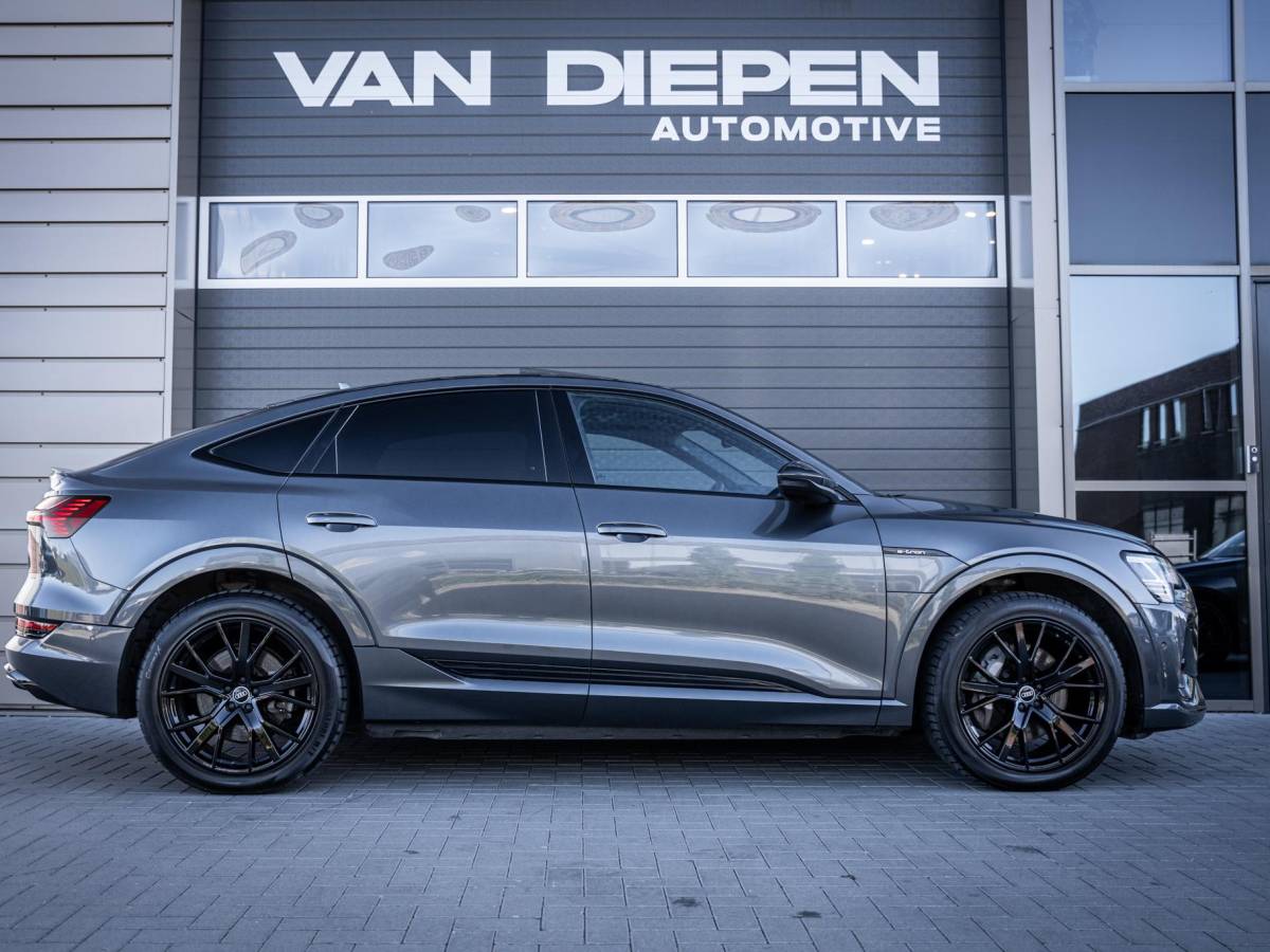 Audi e-tron Audi e-tron Sportback 55 quattro S edition 95 kWh Pano | Valcona | 21” | Luchtvering | Trekhaak | BTW