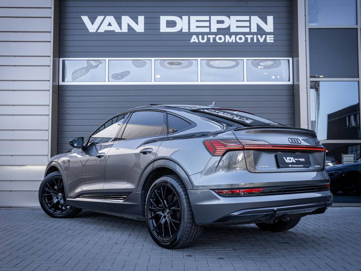 Audi e-tron Audi e-tron Sportback 55 quattro S edition 95 kWh Pano | Valcona | 21” | Luchtvering | Trekhaak | BTW