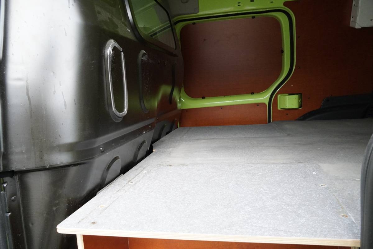 Renault Kangoo Renault Kangoo 1.5 dCi Energy Comfort BJ2019 Pdc | Navi | Trekhaak | Airco | Cruise control | Getint glas | Tussenshot+Raam | Achterdeuren+Raam | 2x zijdeur Links en rechts!