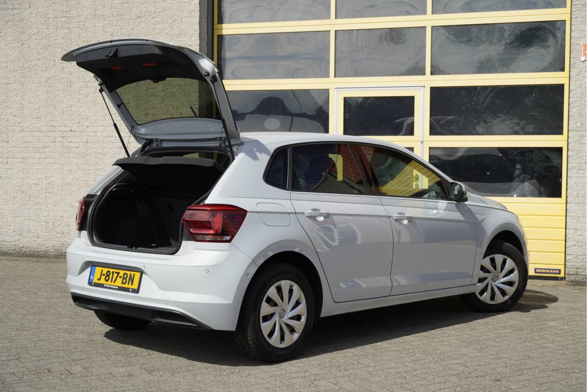 Volkswagen Polo Volkswagen Polo 1.0 TSI 5drs Comfortline Business BJ2020  Climate control | Cruise control | PDC | App-connect | Navi | Led