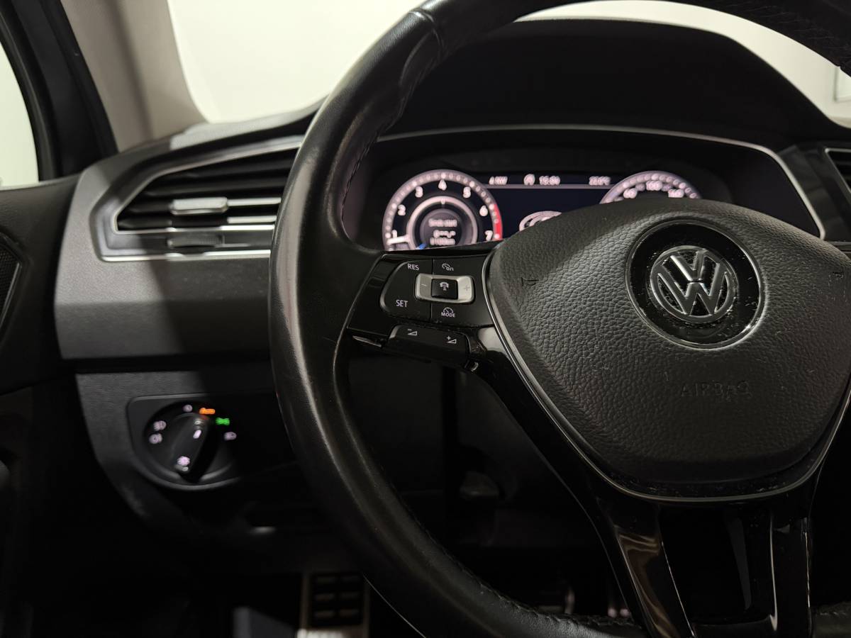 Volkswagen Tiguan Volkswagen Tiguan 2.0 TSI 4Motion R-Line – Navi / Bluetooth / Lane assist