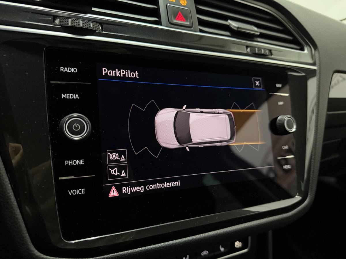 Volkswagen Tiguan Volkswagen Tiguan 2.0 TSI 4Motion R-Line – Navi / Bluetooth / Lane assist