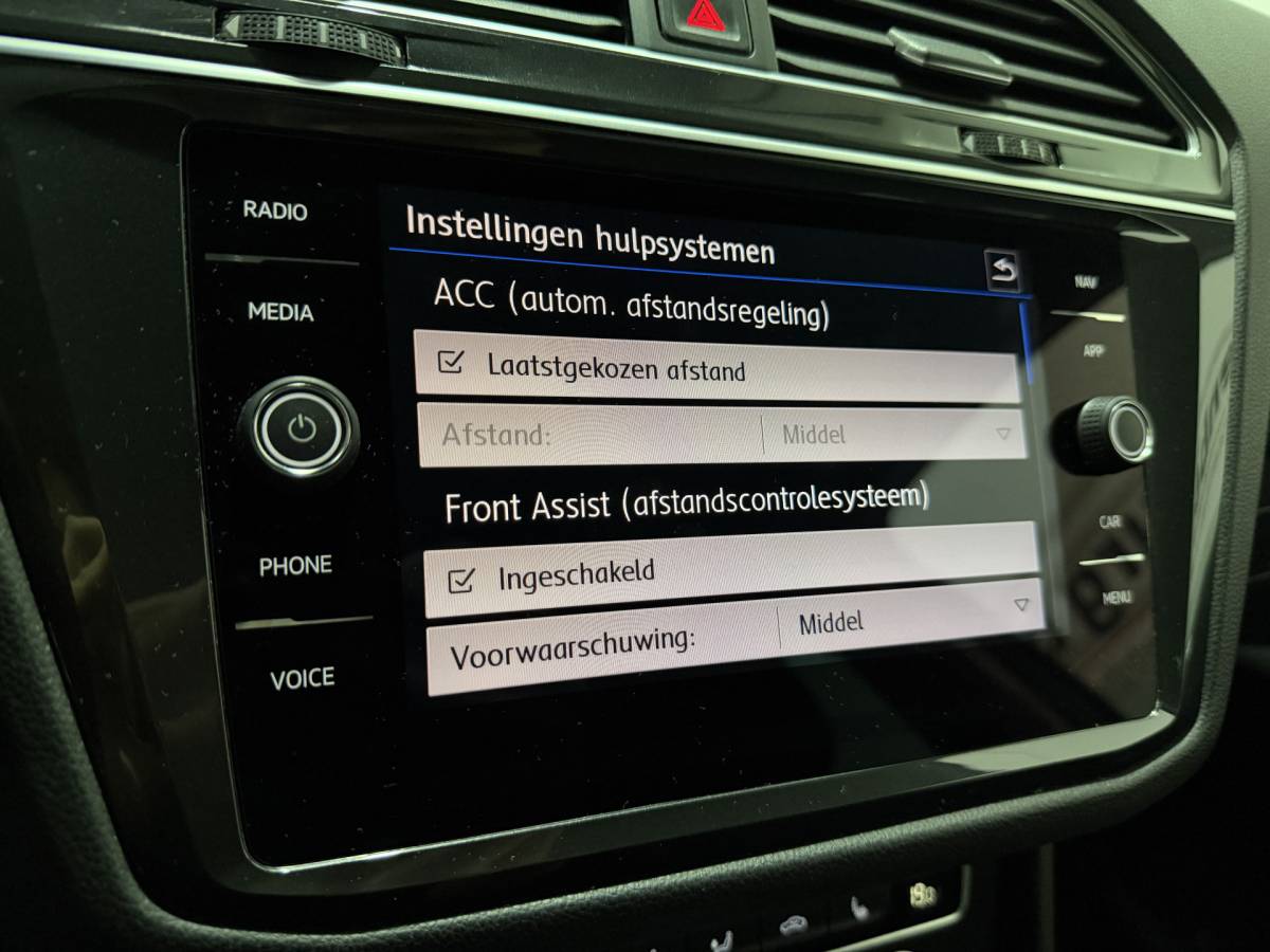 Volkswagen Tiguan Volkswagen Tiguan 2.0 TSI 4Motion R-Line – Navi / Bluetooth / Lane assist