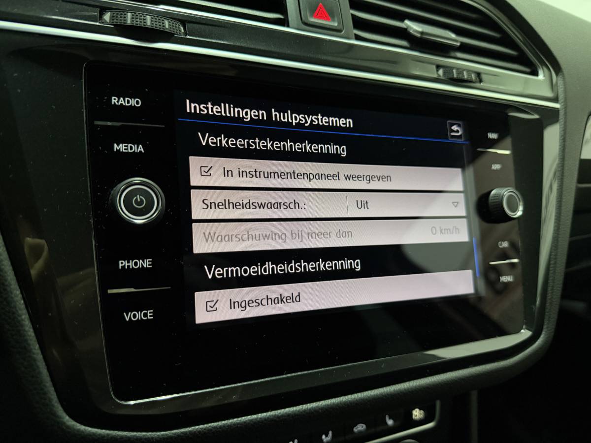 Volkswagen Tiguan Volkswagen Tiguan 2.0 TSI 4Motion R-Line – Navi / Bluetooth / Lane assist