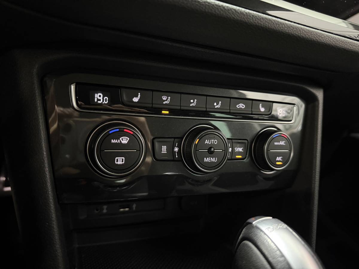 Volkswagen Tiguan Volkswagen Tiguan 2.0 TSI 4Motion R-Line – Navi / Bluetooth / Lane assist