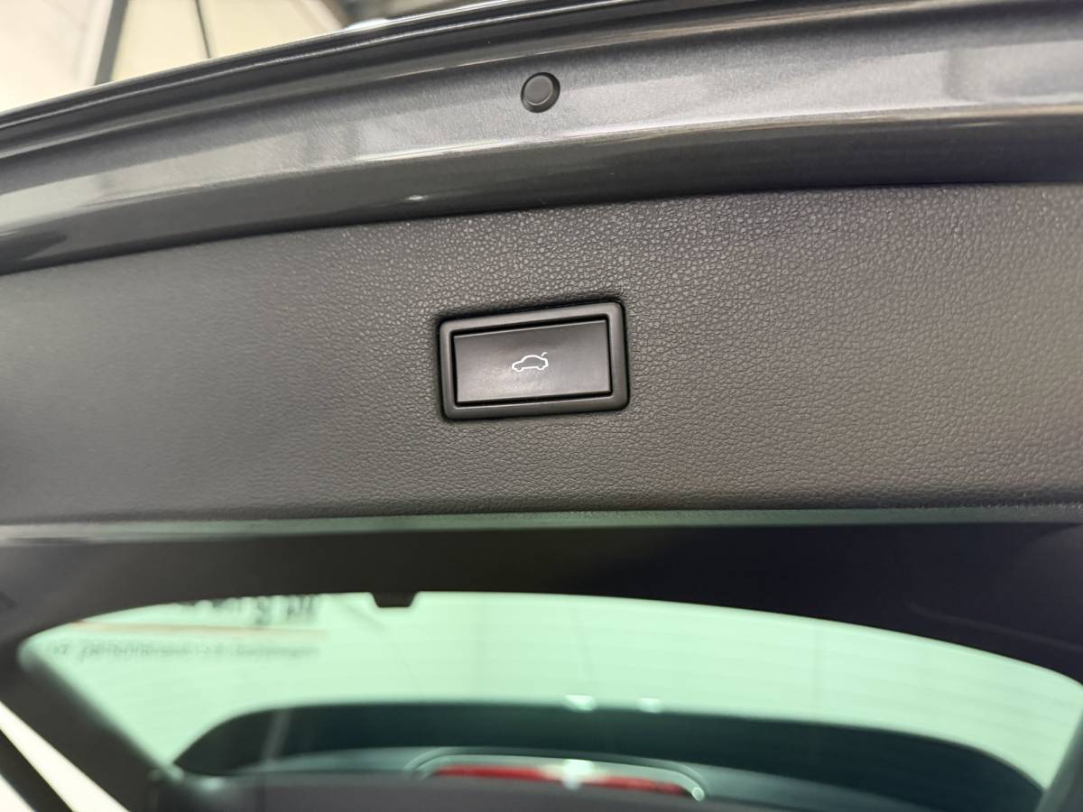 Volkswagen Tiguan Volkswagen Tiguan 2.0 TSI 4Motion R-Line – Navi / Bluetooth / Lane assist