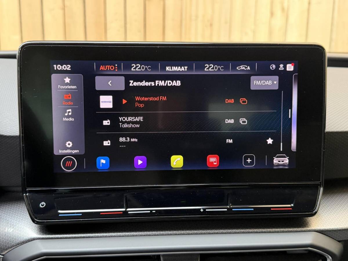 SEAT Leon Seat Leon Sportstourer 1.5 TSI Style Launch Edition Apple CarPlay/Android Auto | Adaptieve cruise control | Climate control | Getint glas |  LED koplampen | Navigatiesysteem | Rijstrooksensor | Parkeersensoren voor en achter