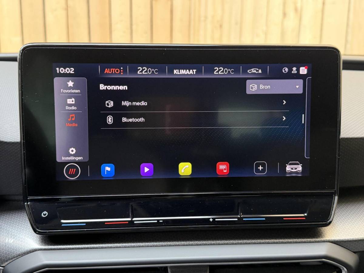 SEAT Leon Seat Leon Sportstourer 1.5 TSI Style Launch Edition Apple CarPlay/Android Auto | Adaptieve cruise control | Climate control | Getint glas |  LED koplampen | Navigatiesysteem | Rijstrooksensor | Parkeersensoren voor en achter