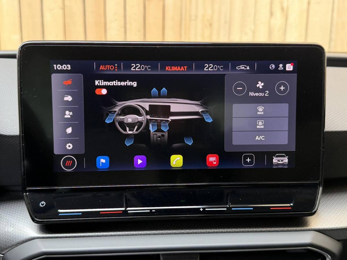 SEAT Leon Seat Leon Sportstourer 1.5 TSI Style Launch Edition Apple CarPlay/Android Auto | Adaptieve cruise control | Climate control | Getint glas |  LED koplampen | Navigatiesysteem | Rijstrooksensor | Parkeersensoren voor en achter