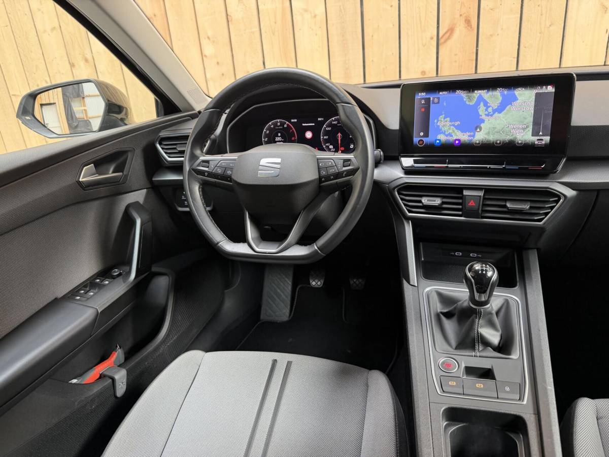 SEAT Leon Seat Leon Sportstourer 1.5 TSI Style Launch Edition Apple CarPlay/Android Auto | Adaptieve cruise control | Climate control | Getint glas |  LED koplampen | Navigatiesysteem | Rijstrooksensor | Parkeersensoren voor en achter