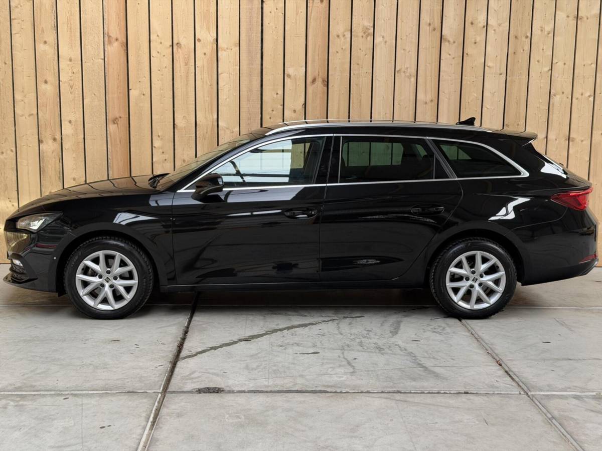 SEAT Leon Seat Leon Sportstourer 1.5 TSI Style Launch Edition Apple CarPlay/Android Auto | Adaptieve cruise control | Climate control | Getint glas |  LED koplampen | Navigatiesysteem | Rijstrooksensor | Parkeersensoren voor en achter