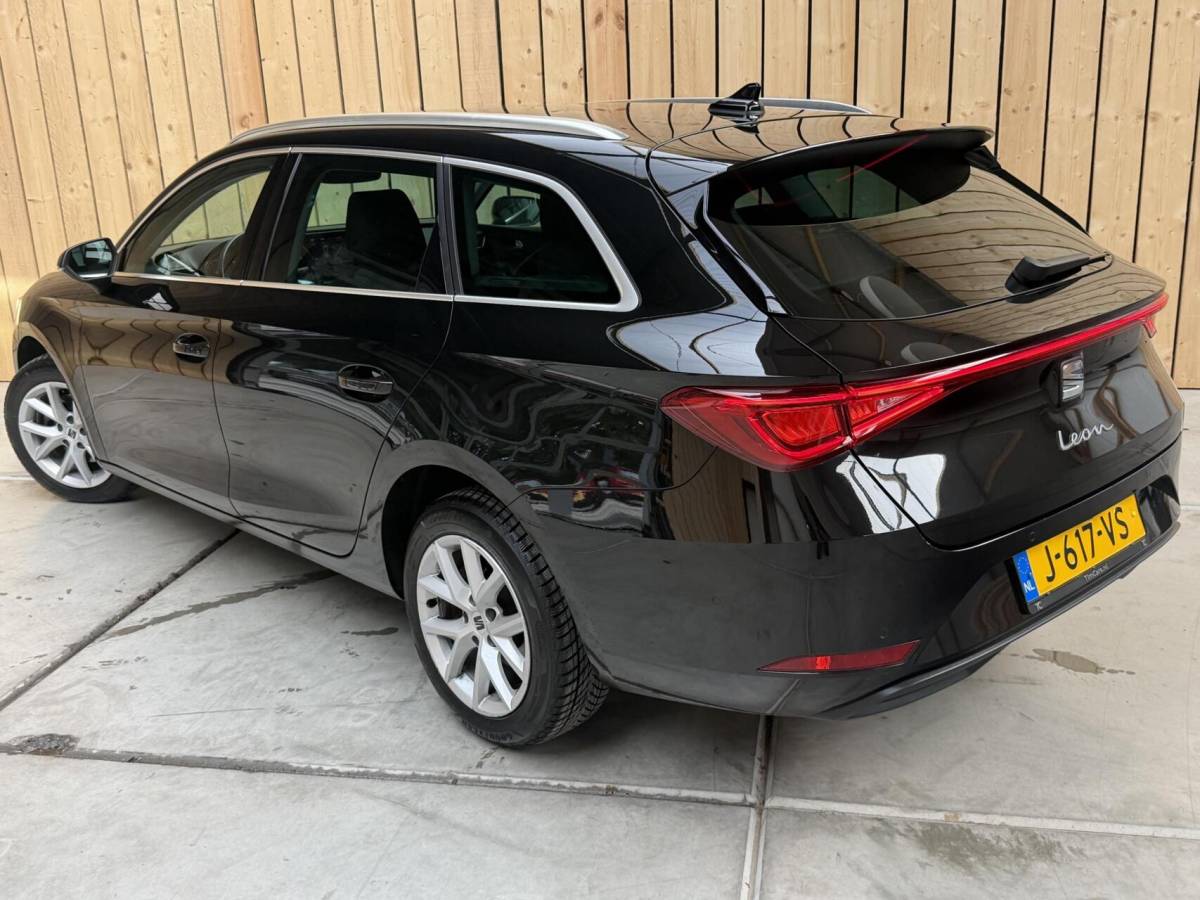 SEAT Leon Seat Leon Sportstourer 1.5 TSI Style Launch Edition Apple CarPlay/Android Auto | Adaptieve cruise control | Climate control | Getint glas |  LED koplampen | Navigatiesysteem | Rijstrooksensor | Parkeersensoren voor en achter