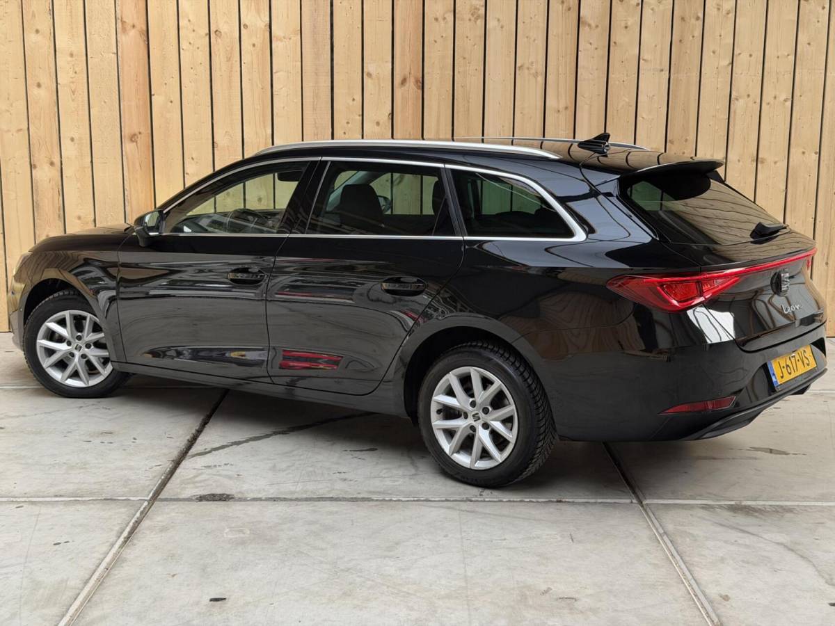 SEAT Leon Seat Leon Sportstourer 1.5 TSI Style Launch Edition Apple CarPlay/Android Auto | Adaptieve cruise control | Climate control | Getint glas |  LED koplampen | Navigatiesysteem | Rijstrooksensor | Parkeersensoren voor en achter