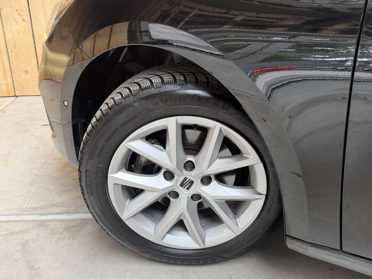 SEAT Leon Seat Leon Sportstourer 1.5 TSI Style Launch Edition Apple CarPlay/Android Auto | Adaptieve cruise control | Climate control | Getint glas |  LED koplampen | Navigatiesysteem | Rijstrooksensor | Parkeersensoren voor en achter