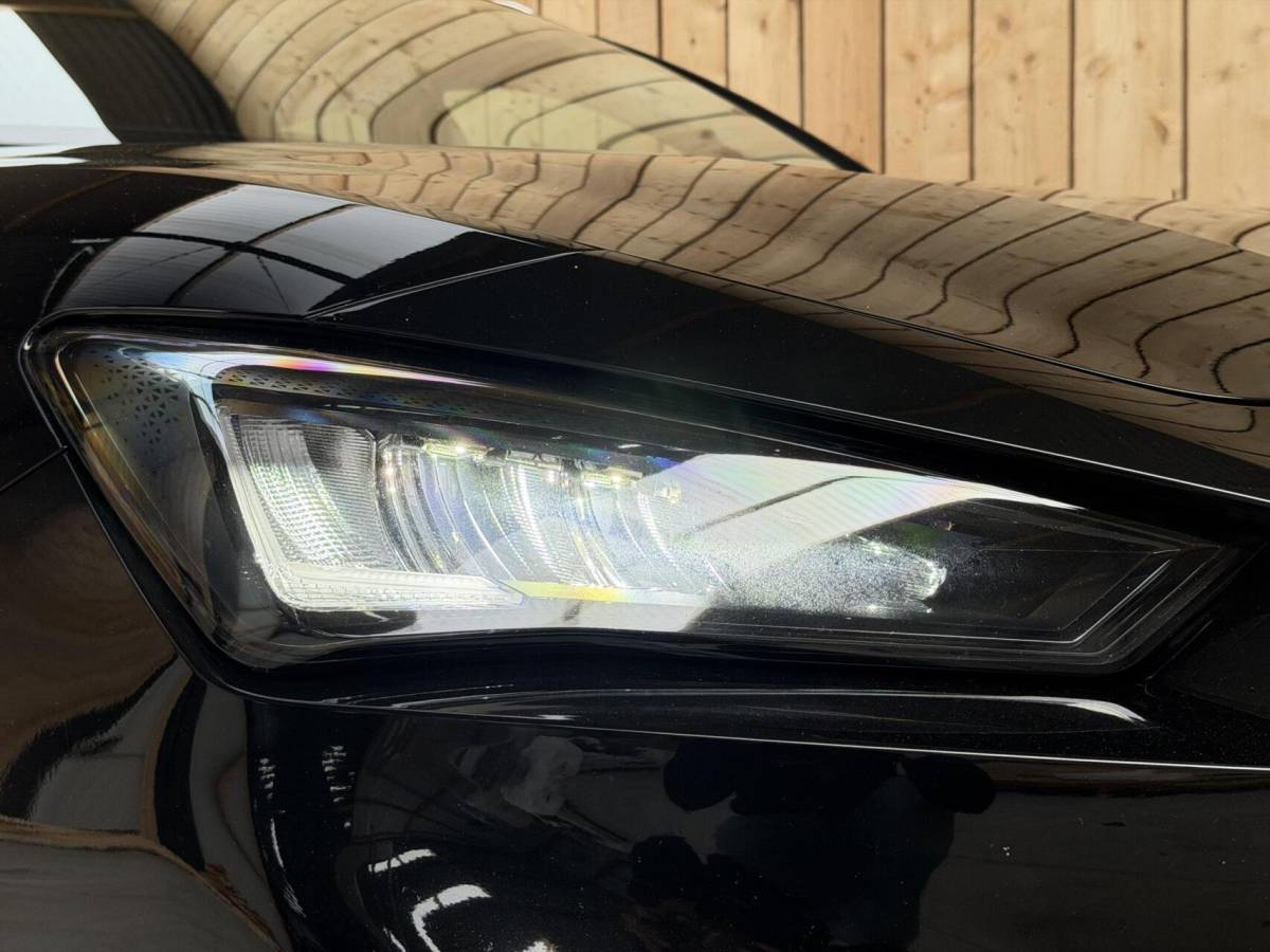 SEAT Leon Seat Leon Sportstourer 1.5 TSI Style Launch Edition Apple CarPlay/Android Auto | Adaptieve cruise control | Climate control | Getint glas |  LED koplampen | Navigatiesysteem | Rijstrooksensor | Parkeersensoren voor en achter