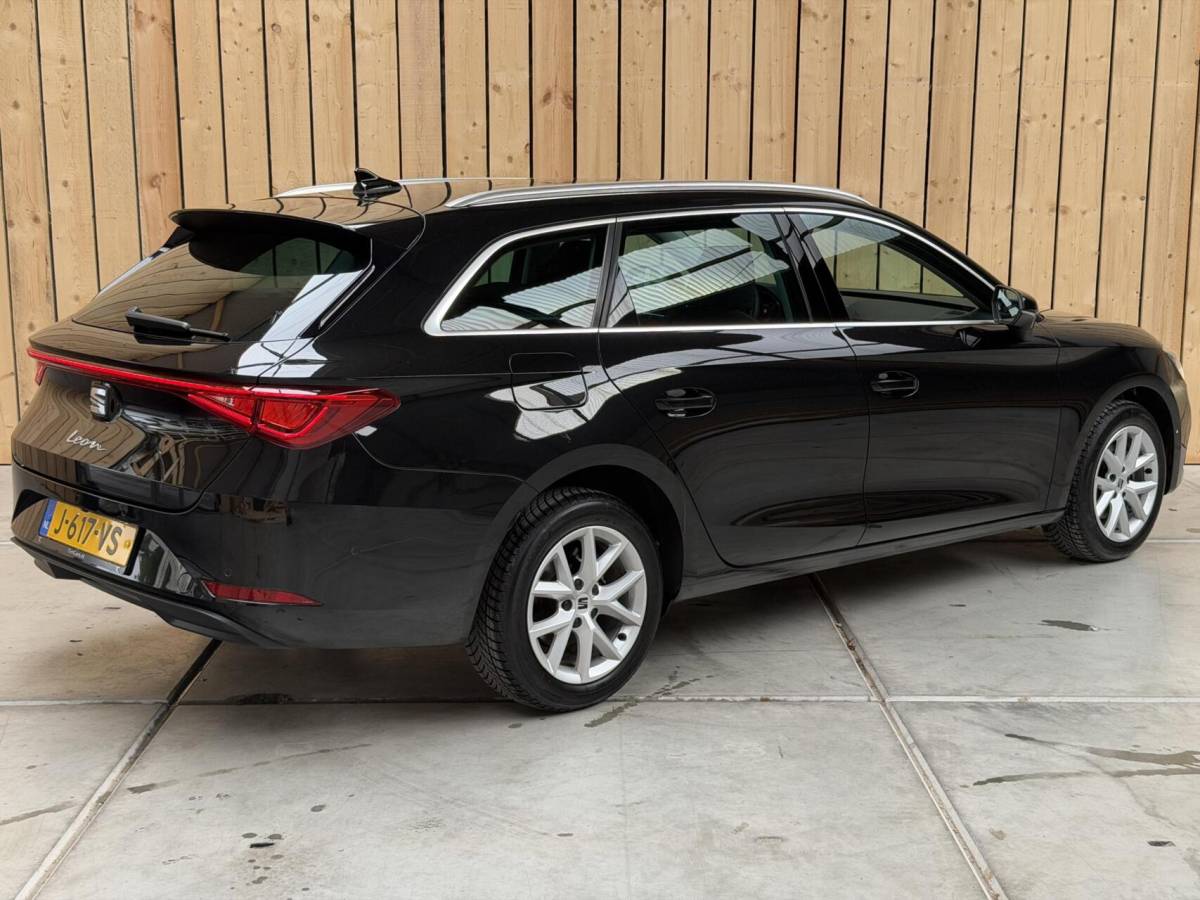SEAT Leon Seat Leon Sportstourer 1.5 TSI Style Launch Edition Apple CarPlay/Android Auto | Adaptieve cruise control | Climate control | Getint glas |  LED koplampen | Navigatiesysteem | Rijstrooksensor | Parkeersensoren voor en achter