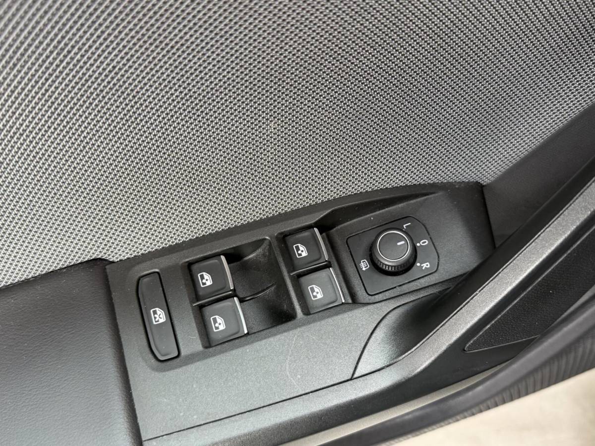 SEAT Leon Seat Leon Sportstourer 1.5 TSI Style Launch Edition Apple CarPlay/Android Auto | Adaptieve cruise control | Climate control | Getint glas |  LED koplampen | Navigatiesysteem | Rijstrooksensor | Parkeersensoren voor en achter