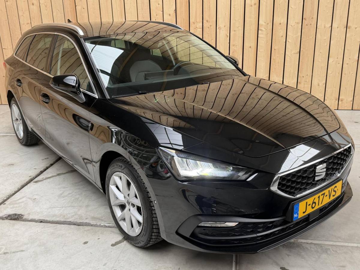 SEAT Leon Seat Leon Sportstourer 1.5 TSI Style Launch Edition Apple CarPlay/Android Auto | Adaptieve cruise control | Climate control | Getint glas |  LED koplampen | Navigatiesysteem | Rijstrooksensor | Parkeersensoren voor en achter