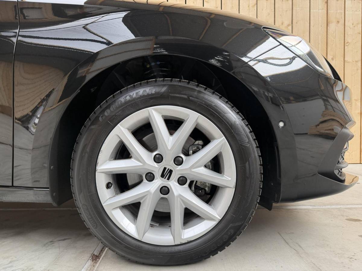 SEAT Leon Seat Leon Sportstourer 1.5 TSI Style Launch Edition Apple CarPlay/Android Auto | Adaptieve cruise control | Climate control | Getint glas |  LED koplampen | Navigatiesysteem | Rijstrooksensor | Parkeersensoren voor en achter