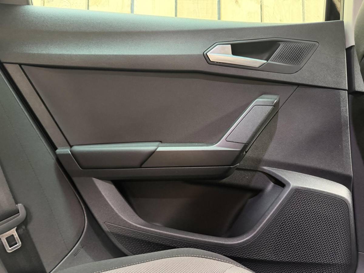 SEAT Leon Seat Leon Sportstourer 1.5 TSI Style Launch Edition Apple CarPlay/Android Auto | Adaptieve cruise control | Climate control | Getint glas |  LED koplampen | Navigatiesysteem | Rijstrooksensor | Parkeersensoren voor en achter