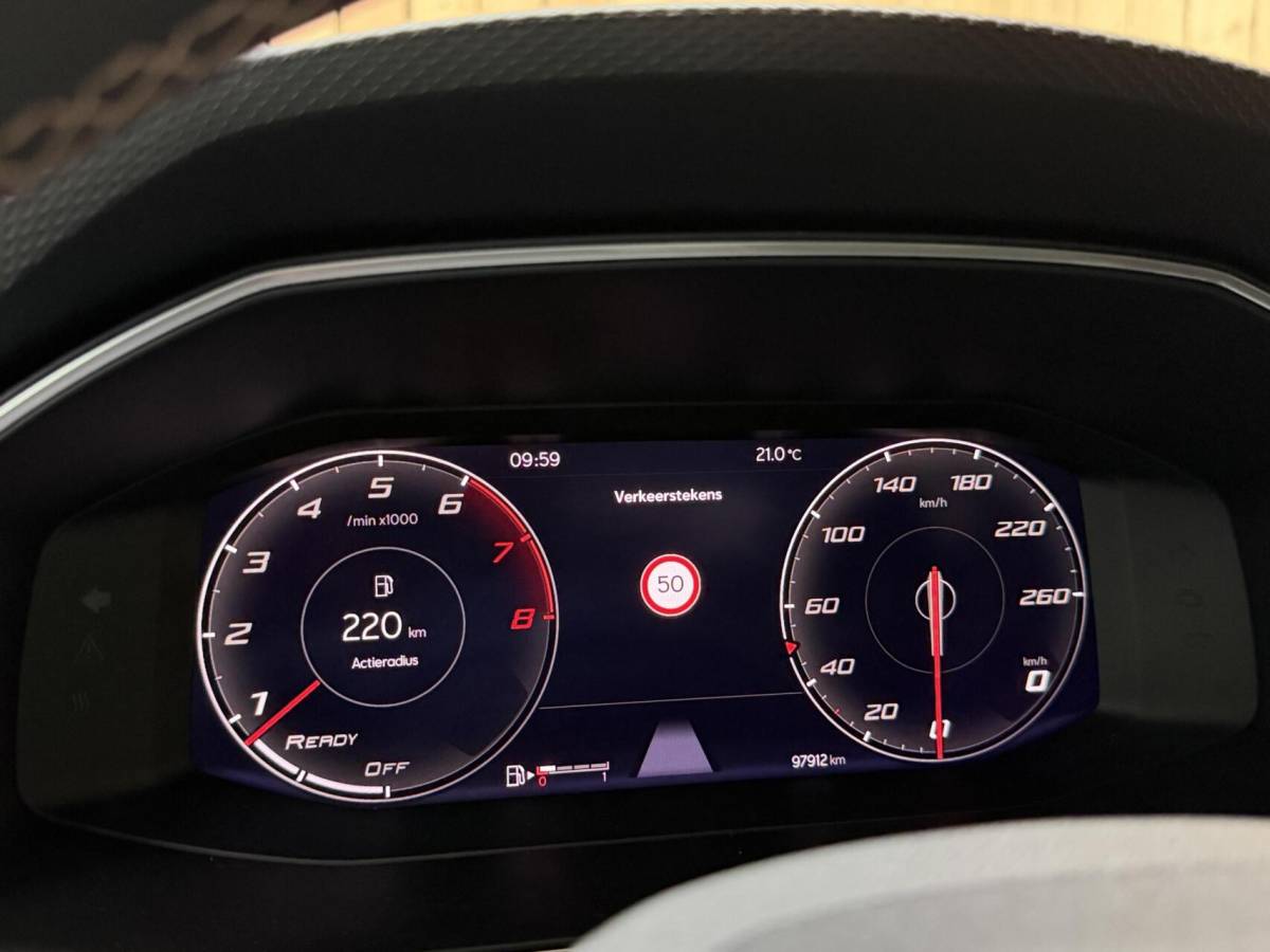 SEAT Leon Seat Leon Sportstourer 1.5 TSI Style Launch Edition Apple CarPlay/Android Auto | Adaptieve cruise control | Climate control | Getint glas |  LED koplampen | Navigatiesysteem | Rijstrooksensor | Parkeersensoren voor en achter