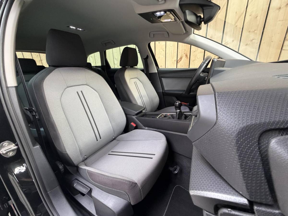 SEAT Leon Seat Leon Sportstourer 1.5 TSI Style Launch Edition Apple CarPlay/Android Auto | Adaptieve cruise control | Climate control | Getint glas |  LED koplampen | Navigatiesysteem | Rijstrooksensor | Parkeersensoren voor en achter