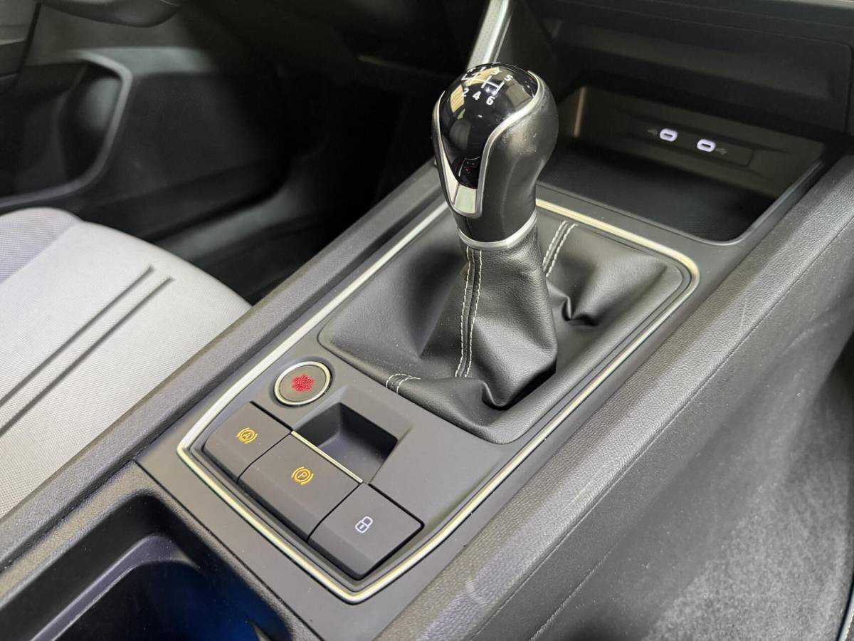 SEAT Leon Seat Leon Sportstourer 1.5 TSI Style Launch Edition Apple CarPlay/Android Auto | Adaptieve cruise control | Climate control | Getint glas |  LED koplampen | Navigatiesysteem | Rijstrooksensor | Parkeersensoren voor en achter