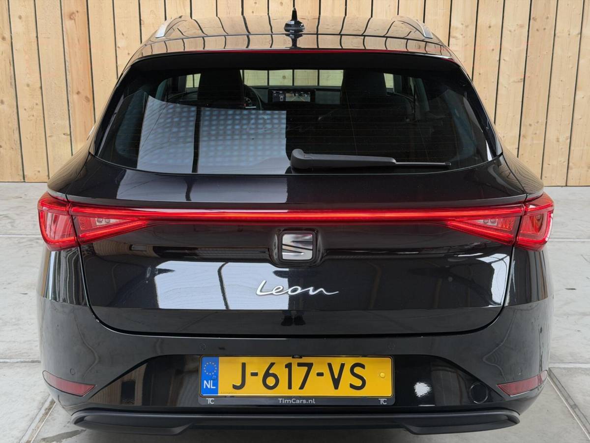 SEAT Leon Seat Leon Sportstourer 1.5 TSI Style Launch Edition Apple CarPlay/Android Auto | Adaptieve cruise control | Climate control | Getint glas |  LED koplampen | Navigatiesysteem | Rijstrooksensor | Parkeersensoren voor en achter