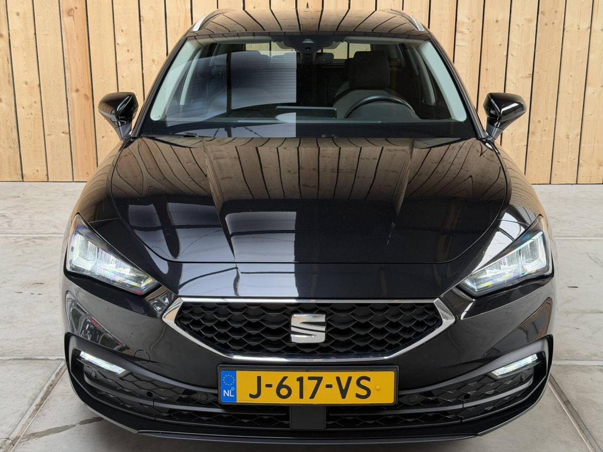 SEAT Leon Seat Leon Sportstourer 1.5 TSI Style Launch Edition Apple CarPlay/Android Auto | Adaptieve cruise control | Climate control | Getint glas |  LED koplampen | Navigatiesysteem | Rijstrooksensor | Parkeersensoren voor en achter