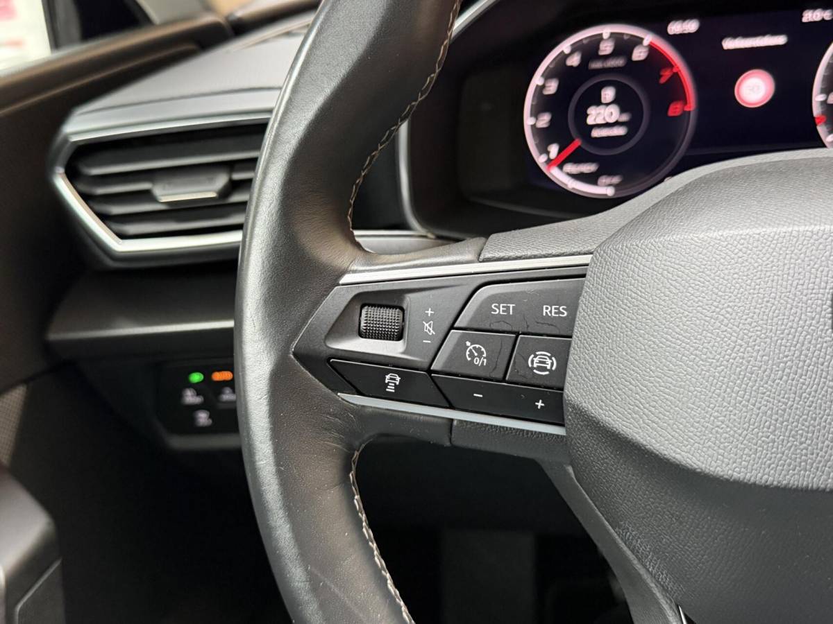 SEAT Leon Seat Leon Sportstourer 1.5 TSI Style Launch Edition Apple CarPlay/Android Auto | Adaptieve cruise control | Climate control | Getint glas |  LED koplampen | Navigatiesysteem | Rijstrooksensor | Parkeersensoren voor en achter