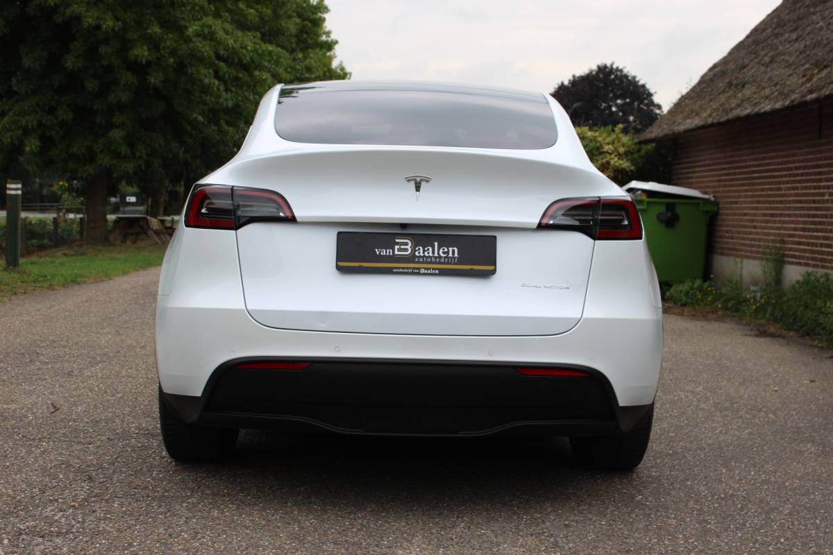 Tesla Model Y Tesla Model Y Long Range AWD 75 kWh SOh 90.6% LEER NAVI PANO 124000KM!!!