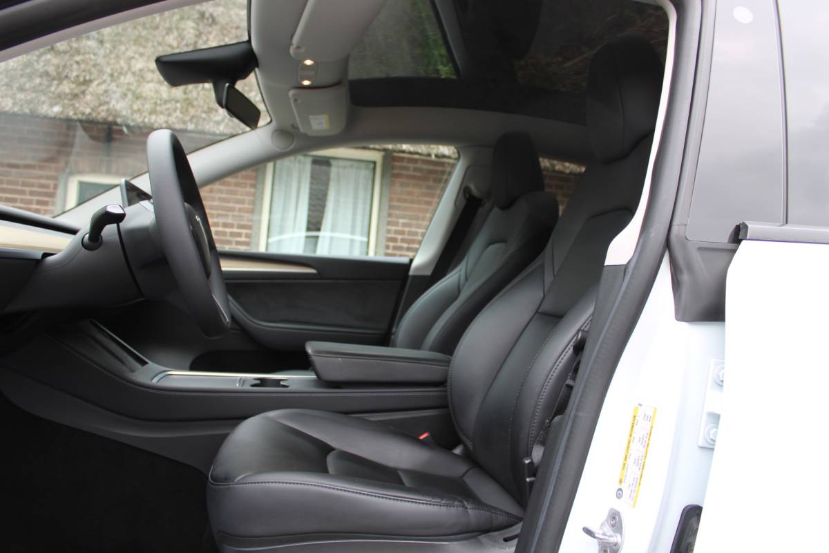 Tesla Model Y Tesla Model Y Long Range AWD 75 kWh SOh 90.6% LEER NAVI PANO 124000KM!!!