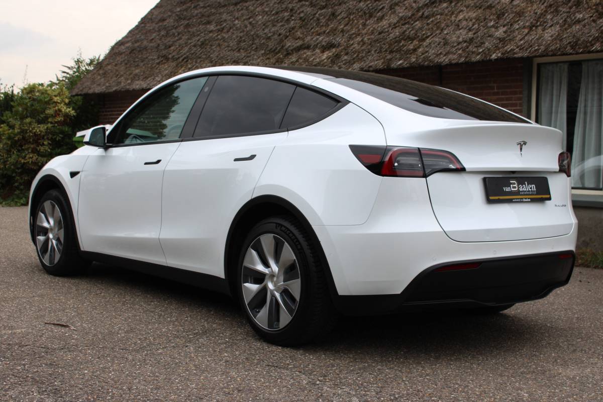 Tesla Model Y Tesla Model Y Long Range AWD 75 kWh SOh 90.6% LEER NAVI PANO 124000KM!!!