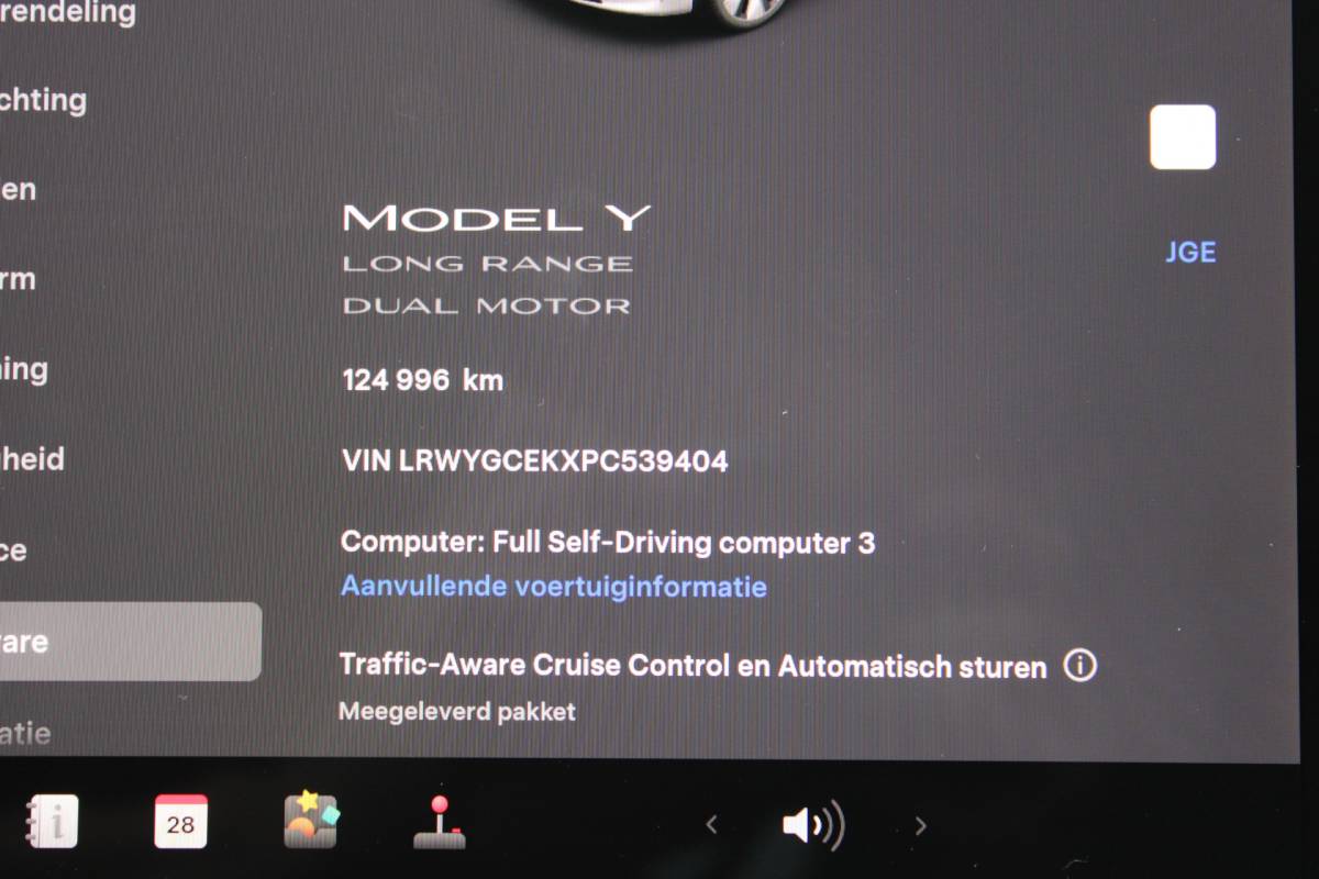 Tesla Model Y Tesla Model Y Long Range AWD 75 kWh SOh 90.6% LEER NAVI PANO 124000KM!!!