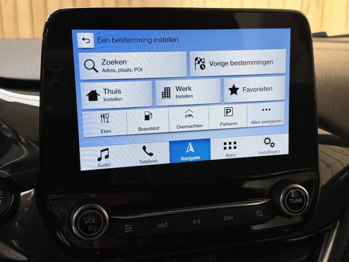 Ford Fiesta Ford Fiesta 1.0 EcoBoost ST-Line Apple CarPlay/Android Auto | Cruise & climate control | Elektrische ramen voor | Navigatiesysteem | LED dagrijverlichting | Parkeersensoren achter | Sportstoelen