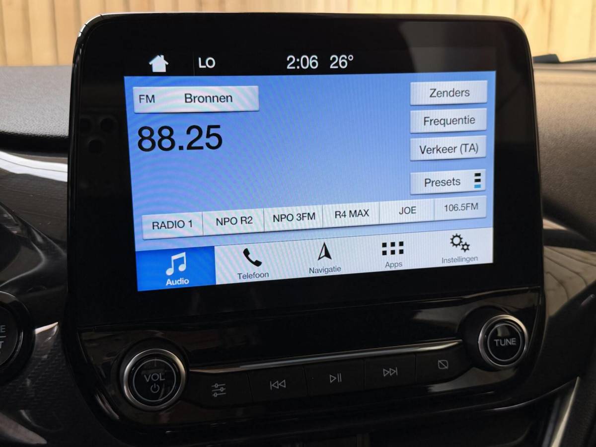 Ford Fiesta Ford Fiesta 1.0 EcoBoost ST-Line Apple CarPlay/Android Auto | Cruise & climate control | Elektrische ramen voor | Navigatiesysteem | LED dagrijverlichting | Parkeersensoren achter | Sportstoelen