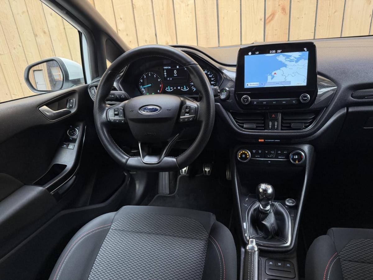 Ford Fiesta Ford Fiesta 1.0 EcoBoost ST-Line Apple CarPlay/Android Auto | Cruise & climate control | Elektrische ramen voor | Navigatiesysteem | LED dagrijverlichting | Parkeersensoren achter | Sportstoelen