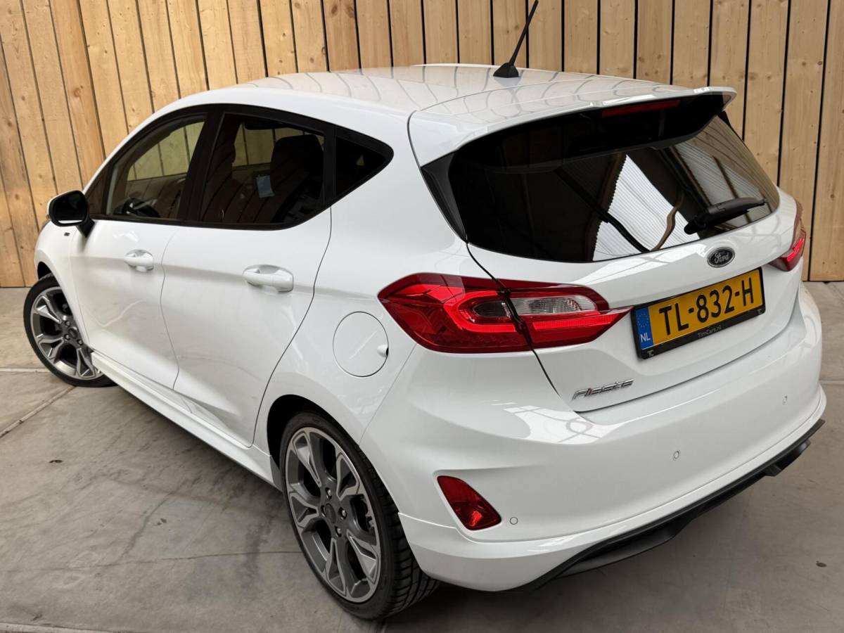 Ford Fiesta Ford Fiesta 1.0 EcoBoost ST-Line Apple CarPlay/Android Auto | Cruise & climate control | Elektrische ramen voor | Navigatiesysteem | LED dagrijverlichting | Parkeersensoren achter | Sportstoelen